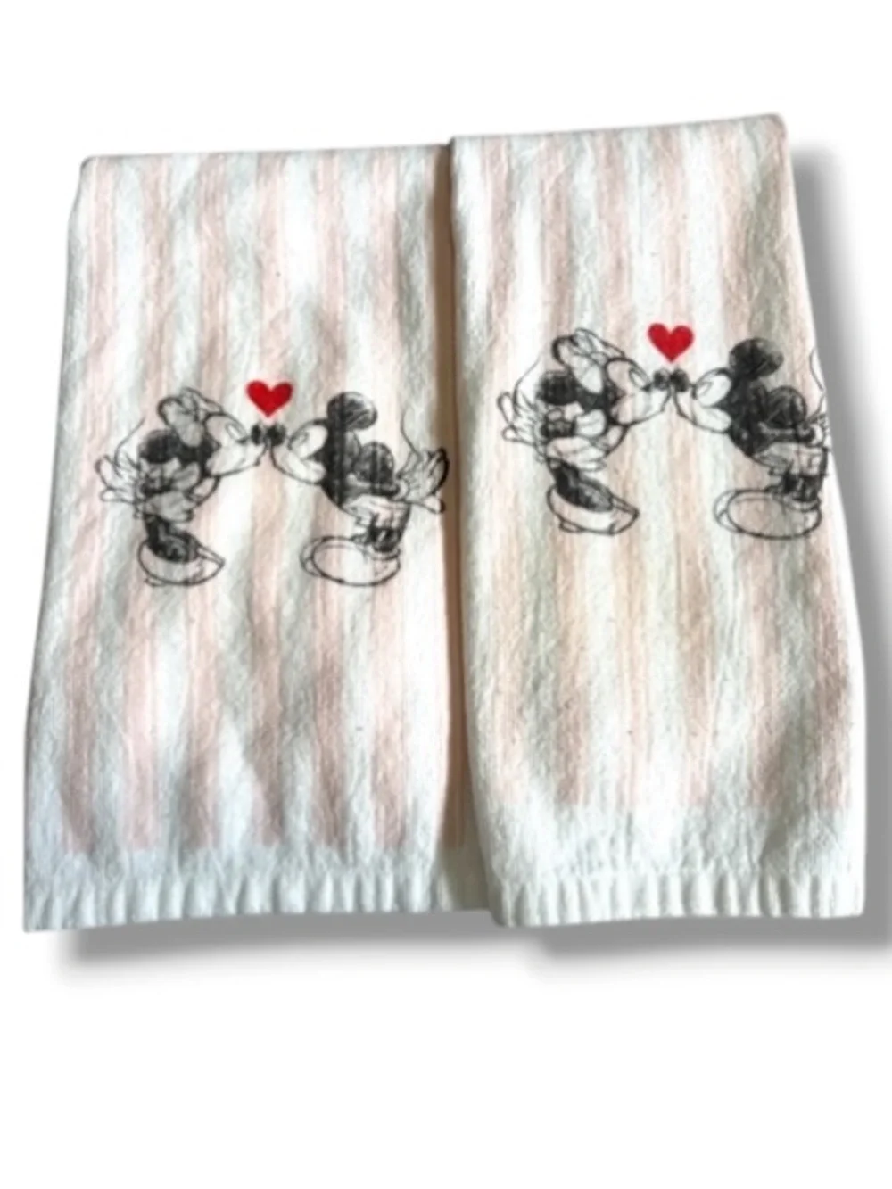 Disney Mickey Minnie Mouse Kiss Smooch Valentine’s Day Love Kitchen Hand Towels